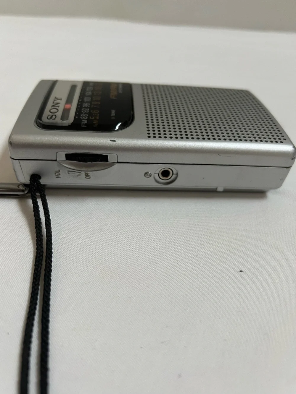 Sony Radio Transistor Pocket FM/AM Receiver Silver ICF-S10MK2 WORKING 2 AA